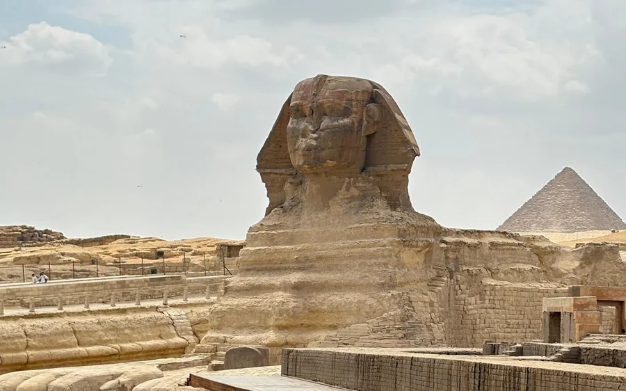 The Giza plateau at the end of a day trip by plane